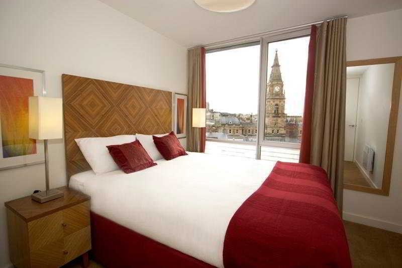Premier Suites Liverpool Room photo